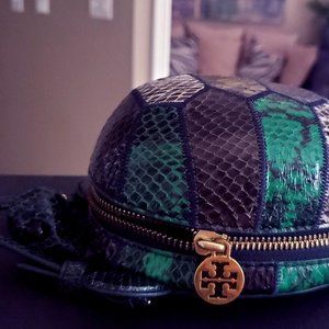 Tory Burch/Turtle Crossbody purse
